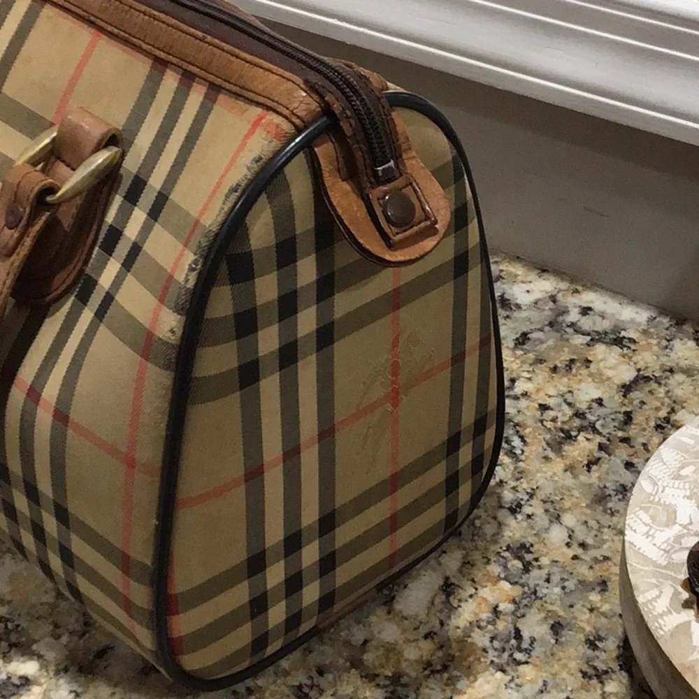Burberry’s Vintage Check Boston Bag Burberrys with COA
